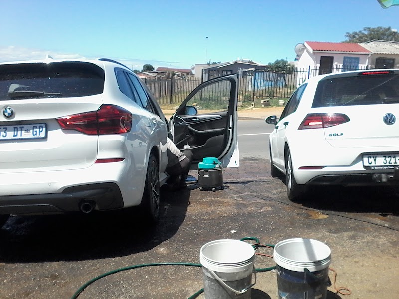 Makaveli's Car Wash - Photo 2